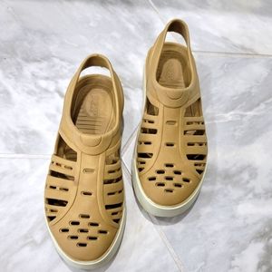 PEX Tan Cut Out DEL Ray Sandal Size 6